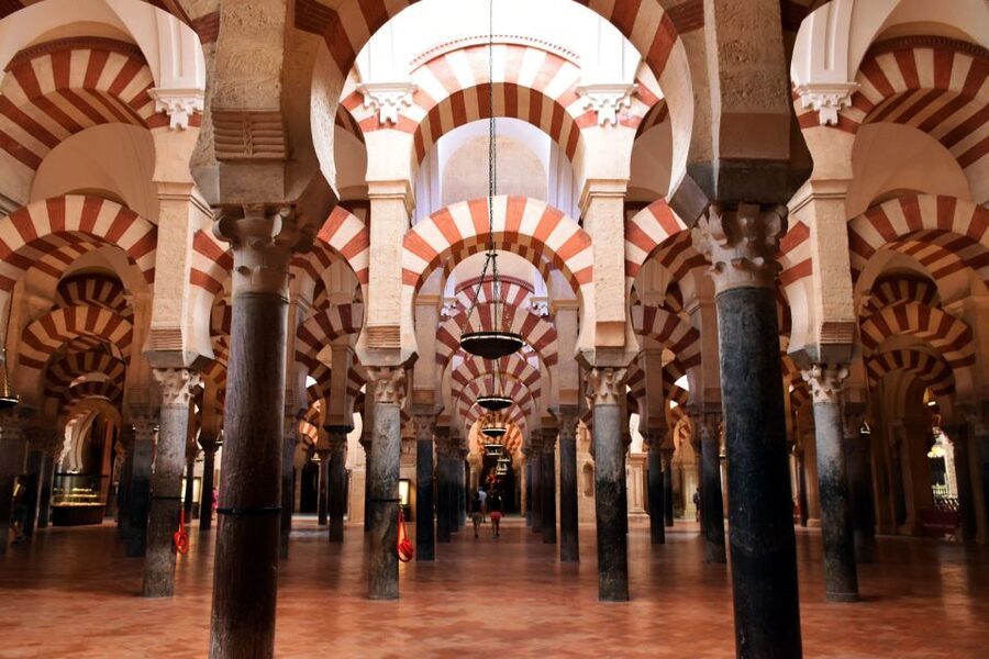 Cordoba Mosque-Cathedral: Skip-the-Line Guided Tour - The red-and-white double arches