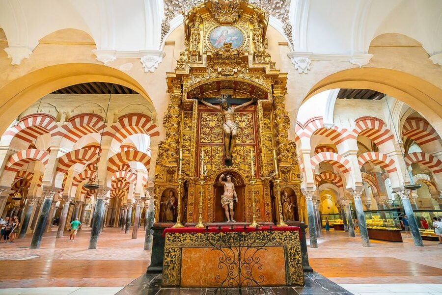 Córdoba: Skip-the-Ticket-Line Mosque-Cathedral Guided Tour - Entering the prayer hall through a separate entrance