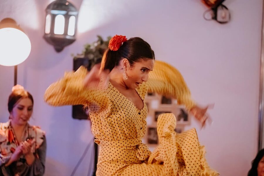 Córdoba: Tablao Flamenco at Doble de Cepa with Optional Meal - What the one-hour program actually feels like