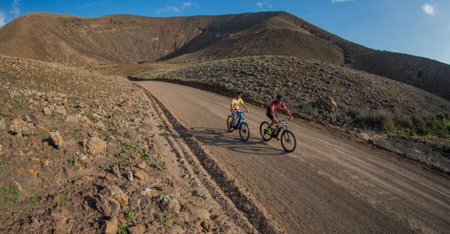 Corralejo: E-Bike Rental with Map to Popcorn Beach - Majanicho, a small village with a slower rhythm
