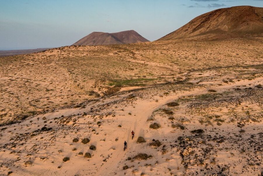 Corralejo: E-Bike Rental with Map to Popcorn Beach - The volcanic route toward Bayuyo