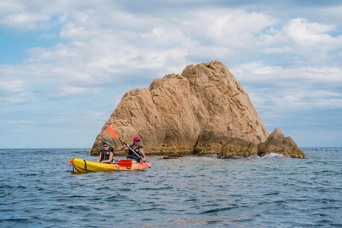 Costa Brava Kayak & Snorkel Tour + Picnic from Barcelona - Snorkeling, swimming, and the cliff-jump stop