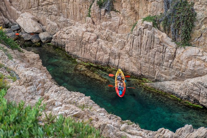 Costa Brava Kayak & Snorkel Tour + Picnic from Barcelona - Getting ready at Platja d’Aro