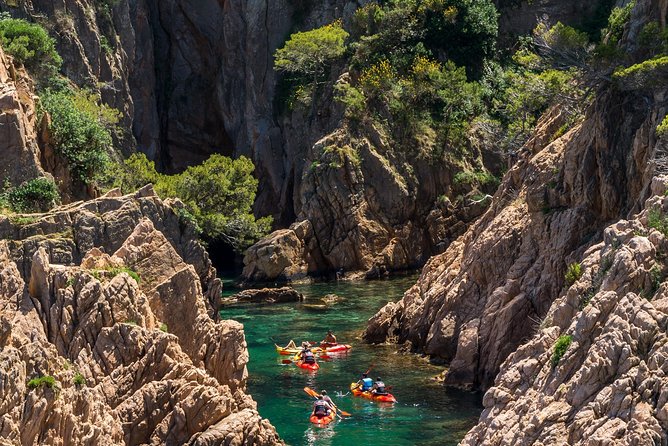 Costa Brava Kayaking and Snorkeling Small Group Tour with Lunch - Lunch and free time after the water