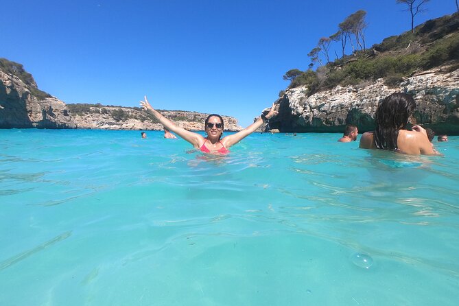 Discover Cala des Moro and S’Almunia the smart way - The day at a glance