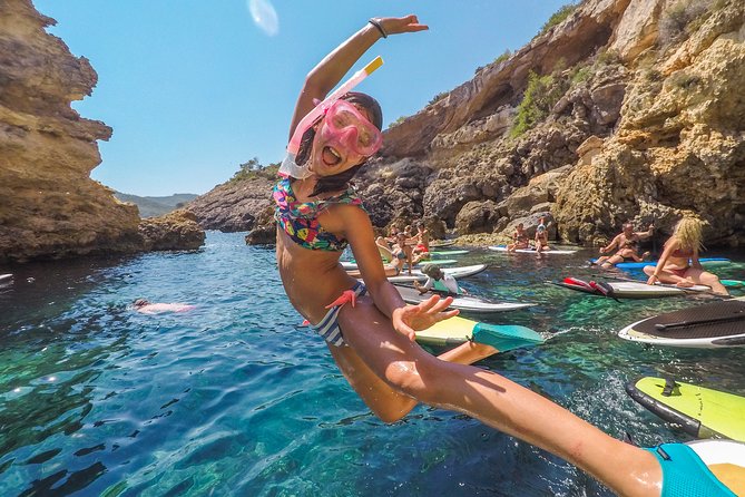 Discover the best corners of the island in paddle surf - Getting into the water and optional cliff jumps