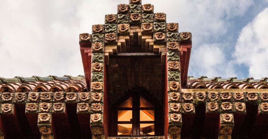 El Capricho Entrance Ticket - Exploring the Exterior Before the Main Floor