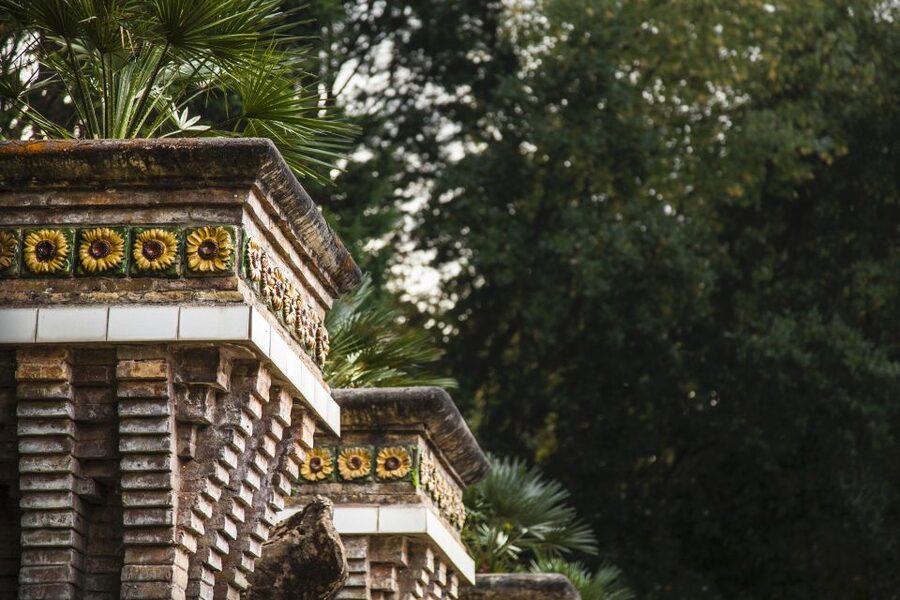 El Capricho Entrance Ticket - Self-Guided Visit or Guided Tour?