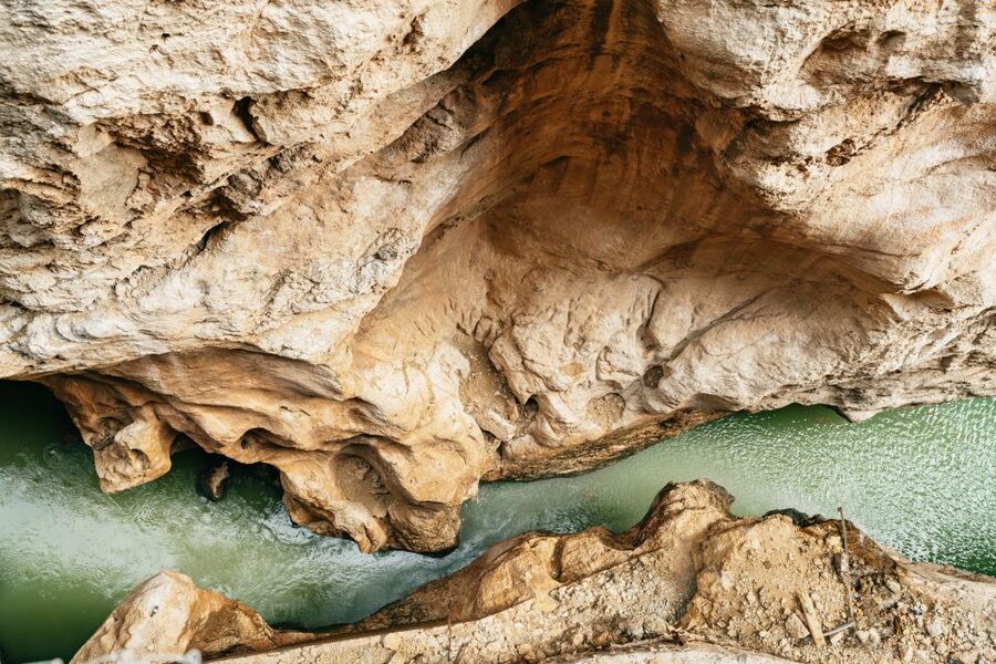 El Chorro: Caminito del Rey Guided Tour with Shuttle Bus - Views, fossils, and canyon history