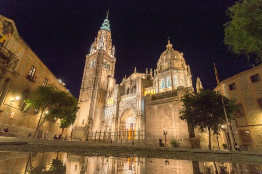English Tour “TOLEDO ALL IN ONE” - Marzipan, Jesuit legends, and San Vicente