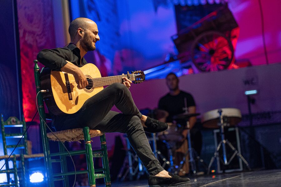 Estepona: Andalusian Flamenco Show Entry Ticket with Drink - The children at the end