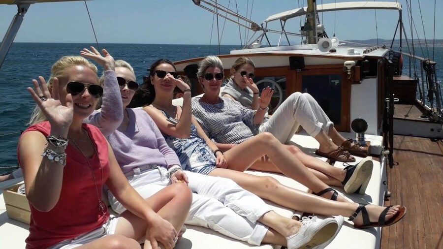 Estepona: Dolphin Watching Sailboat Cruise with Drink - What happens when the dolphins do not appear