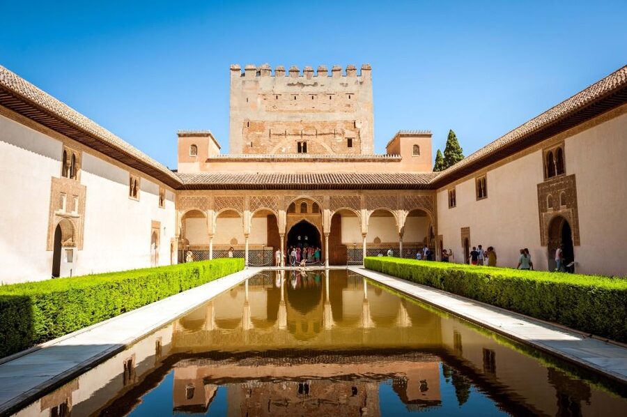 Fast-Track Alhambra & Nasrid Palaces Guided Tour - Meeting at the Main Ticket Office