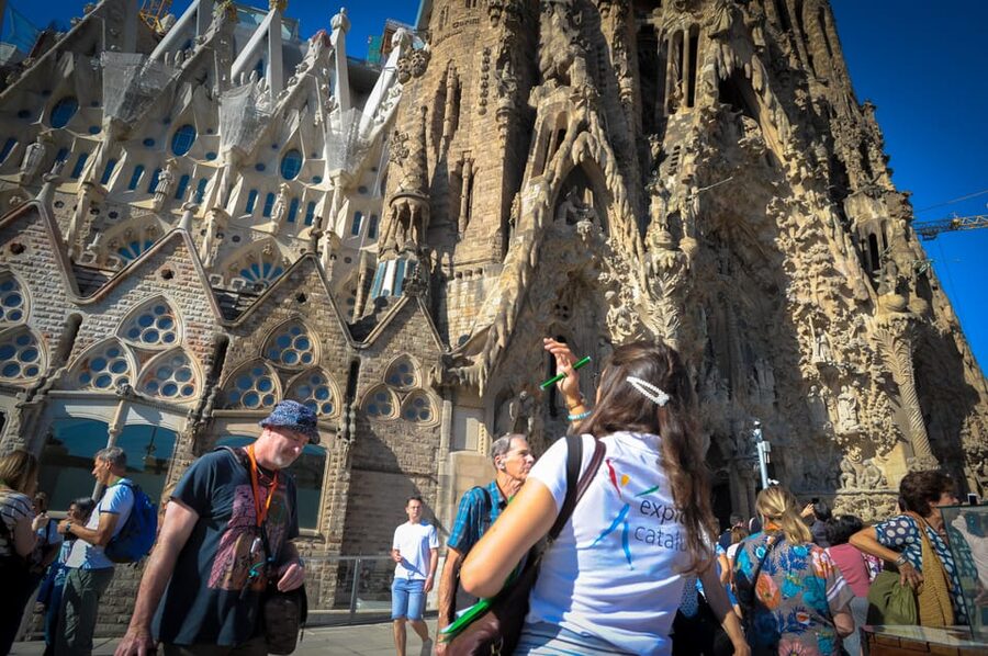 Fast Track: Sagrada Familia & Barcelona Full-Day Tour - Why this tour works for a short Barcelona stay