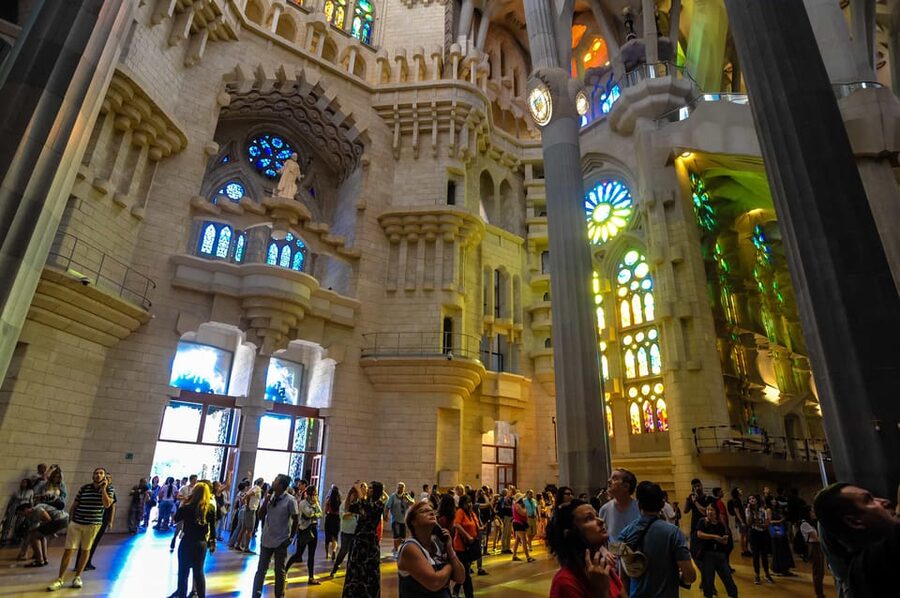 Fast Track: Sagrada Familia & Barcelona Full-Day Tour - Passeig de Gràcia and Gaudí’s city