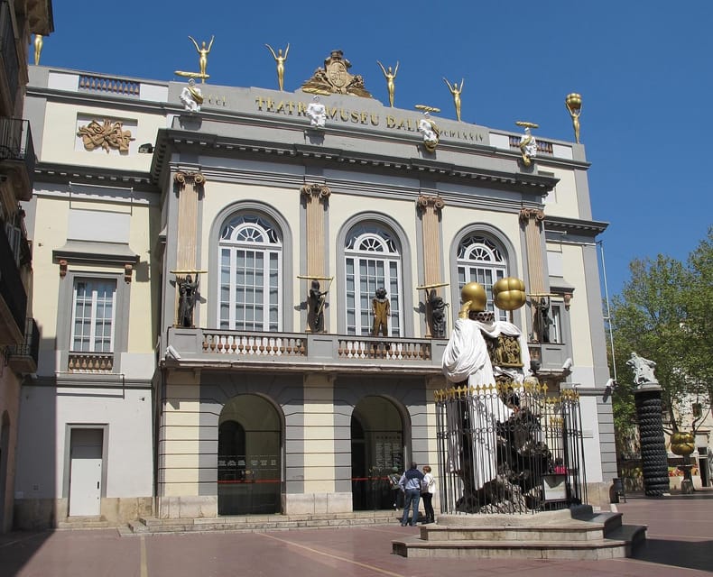 Figueres: Dalí Theatre-Museum Entry Ticket - Why the Figueres museum feels unlike a normal gallery