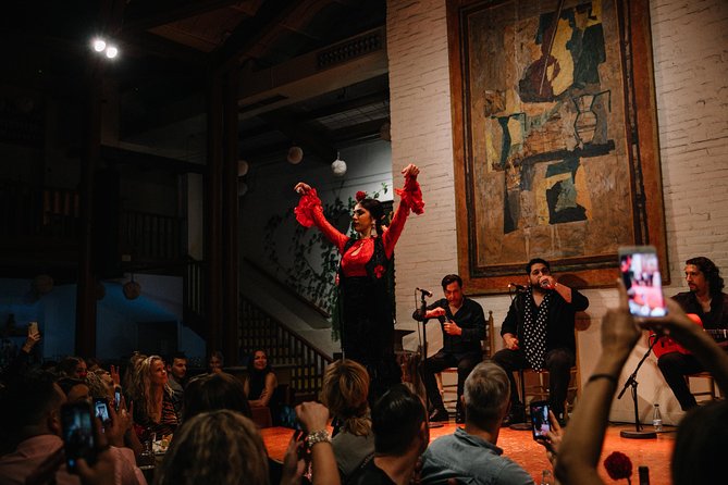 Flamenco Night at Tablao de Carmen with Tasting Menu or Dinner - Timing your visit for the best Poble Espanyol experience