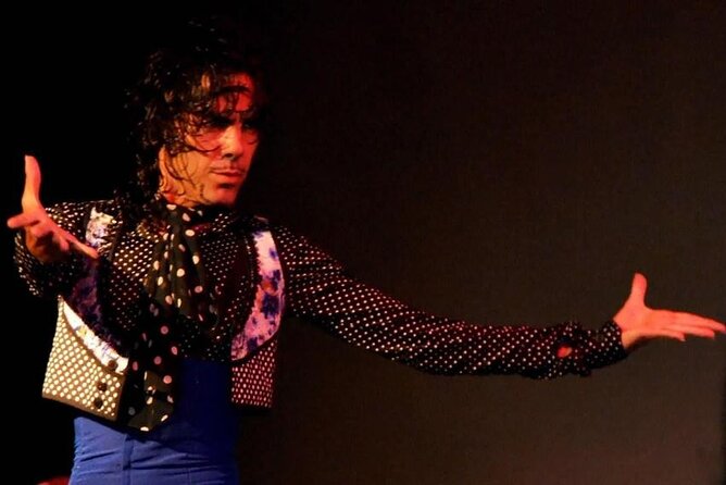 Flamenco Show at Tablao Alvarez Quintero in Seville - Where the room and production fall short