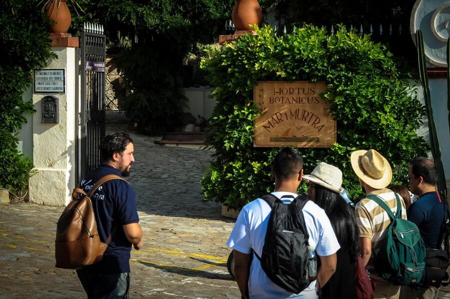 From Barcelona: Costa Brava Day Tour with Lunch - Who should book this Costa Brava day trip?