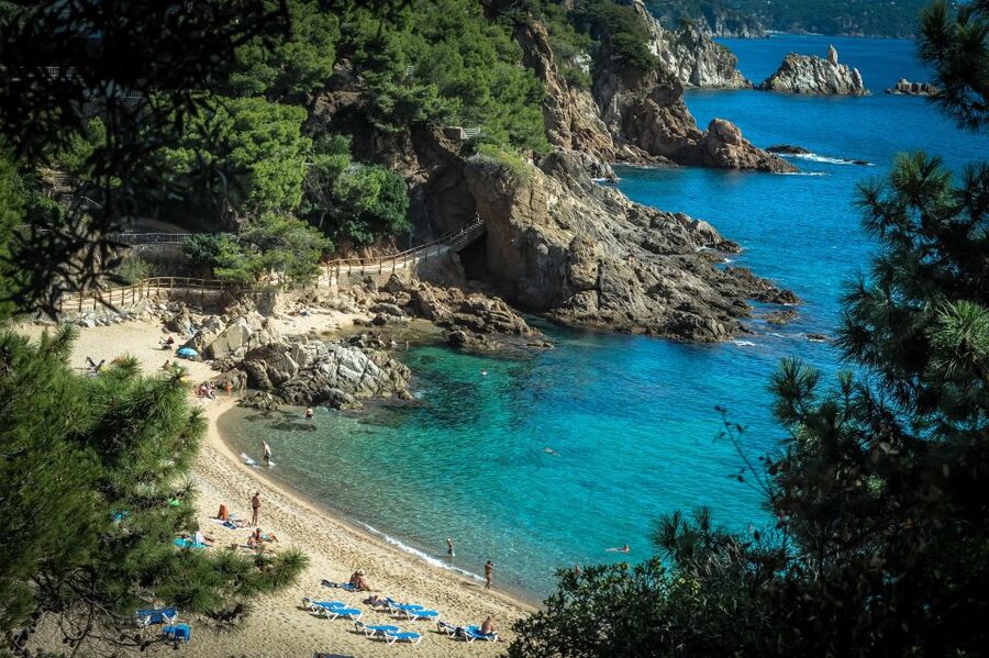 From Barcelona: Costa Brava Day Tour with Lunch - Blanes and the Botanical Gardens above the sea