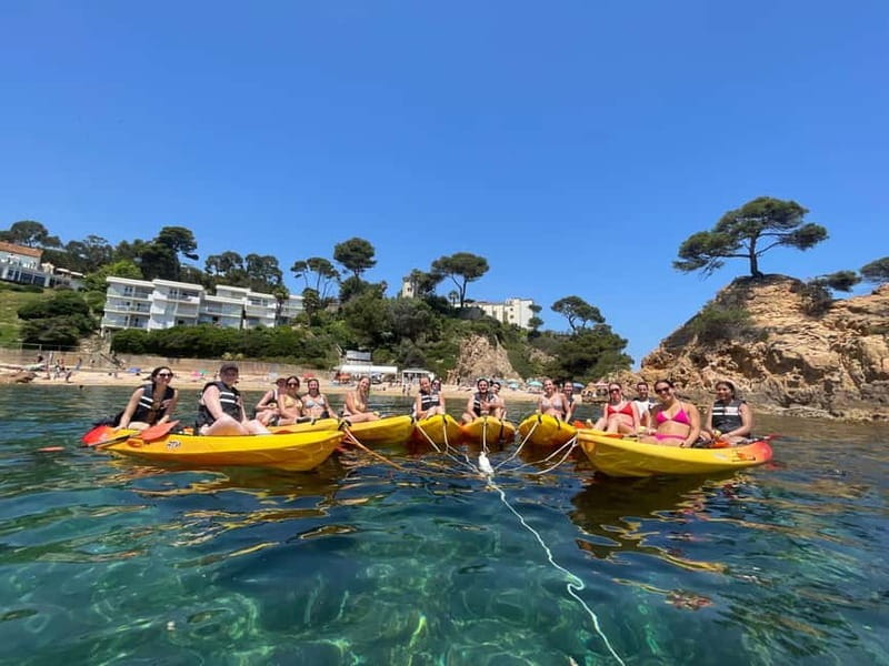 From Barcelona: Costa Brava Kayak & Snorkel Tour with Picnic - Arriving at Platja dAro and getting ready
