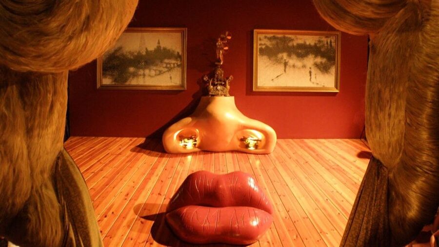 From Barcelona: Dalí Triangle and Cadaques Tour - Portlligat and Dalí’s unusual home