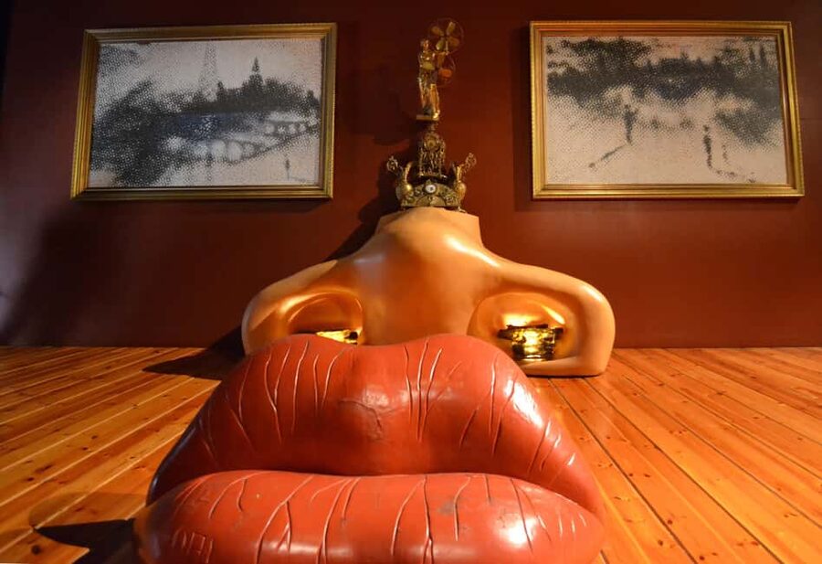 From Barcelona: Girona and Dalí Museum Small-group Day Tour - The two-hour return to Barcelona