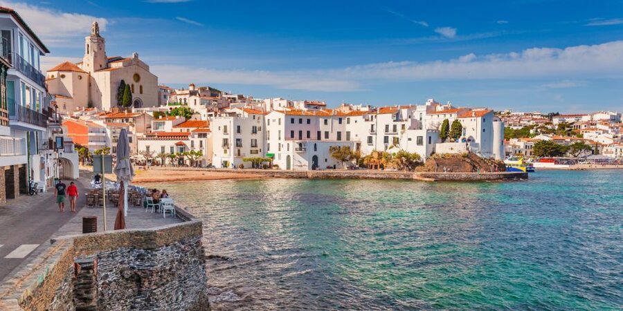 From Barcelona: Girona, Figueres, Dalí Museum, and Cadaqués - Who should choose this day trip?