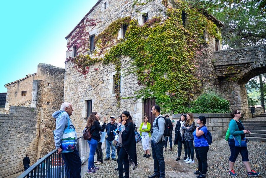From Barcelona: Girona, Game of Thrones Tour - The first walk through Girona’s old quarter