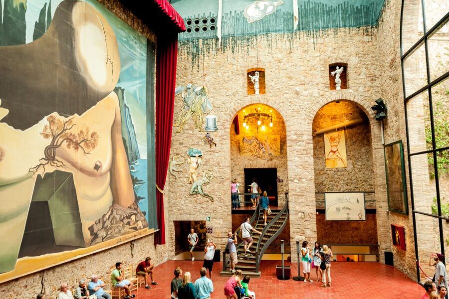 From Barcelona: Girona Guided Tour & Dalí Museum in Figueres - Your free time in Girona: use it carefully