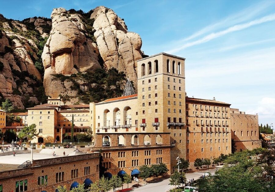 From Barcelona: Half-Day Montserrat & Horse Riding Tour - Who should book this experience