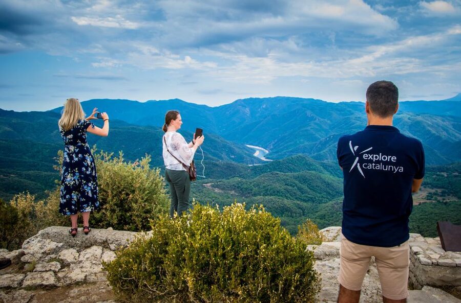 From Barcelona: Medieval Villages Day Tour - Who should book this experience?