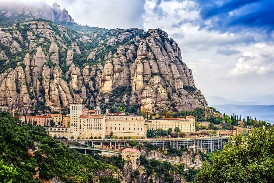 From Barcelona: Montserrat Day Trip with Optional Tickets - How much time will you really have?