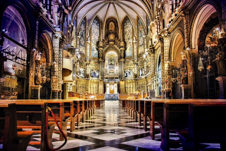 From Barcelona: Montserrat Day Trip with Optional Tickets - La Moreneta and the optional basilica ticket