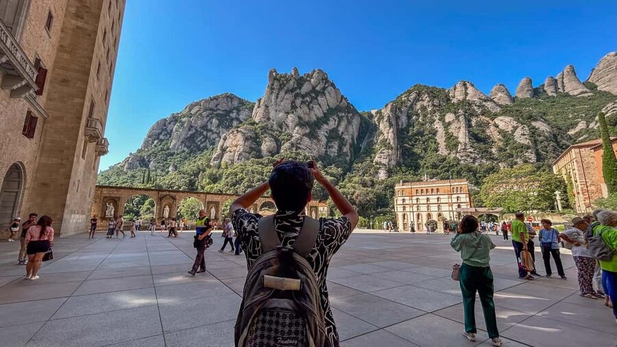 From Barcelona: Montserrat Tour, Rack Railway & Licor Taste - Why Montserrat makes a good break from Barcelona
