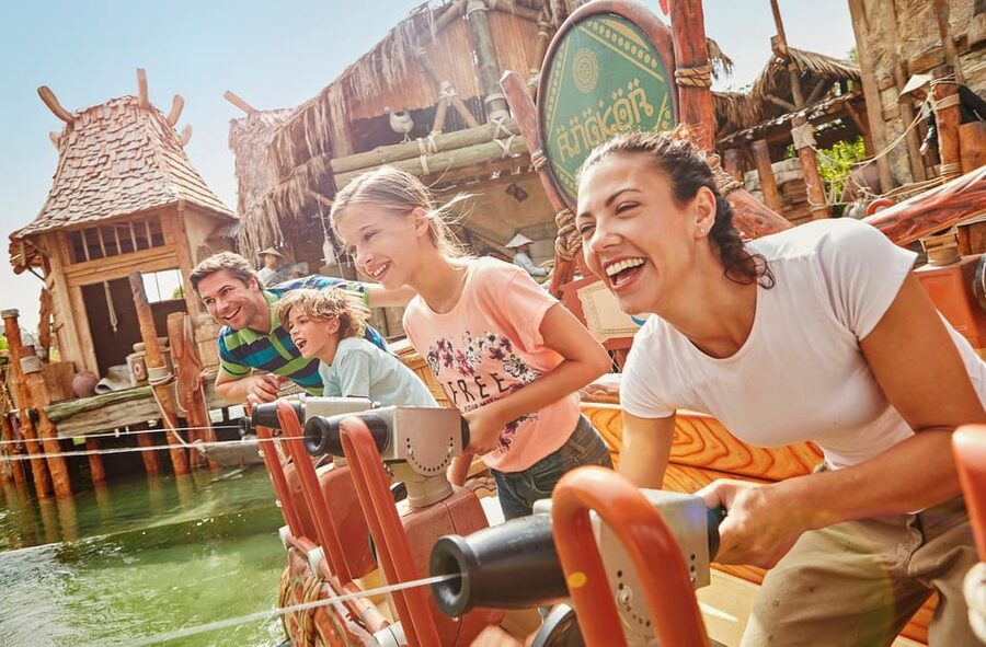 From Barcelona: PortAventura Theme Park Ticket & Transfer - The return bus and the long day home