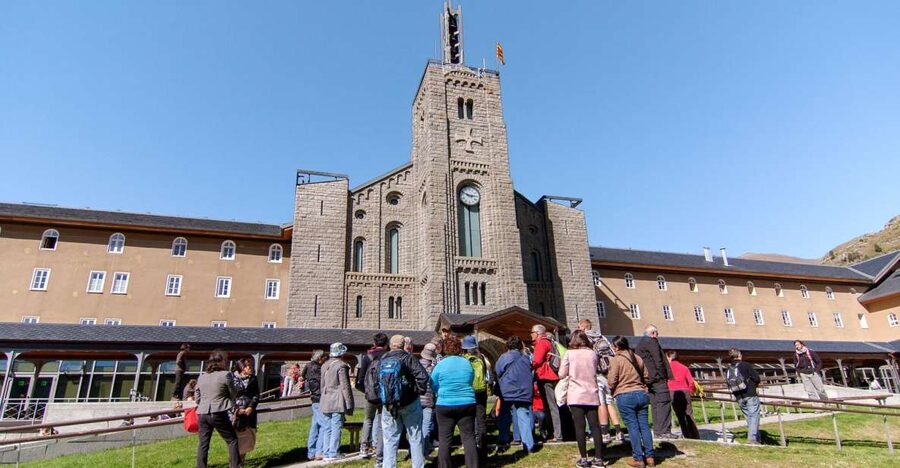 From Barcelona: Pyrenees Mountains Day Tour - The rack railway to Vall de Núria