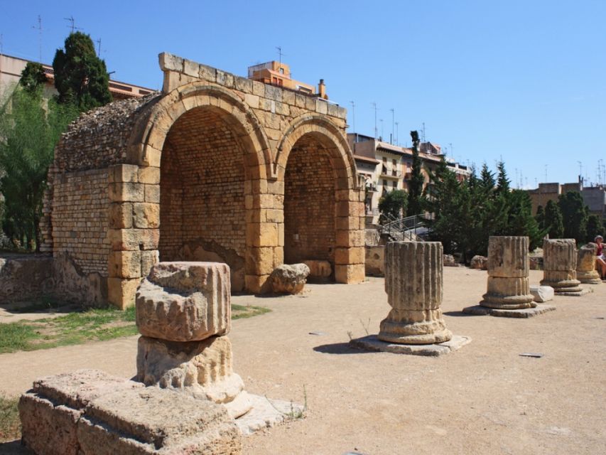 From Barcelona: Tarragona & Sitges Full Day Tour with Pickup - Quiet Corner and the character of old Sitges