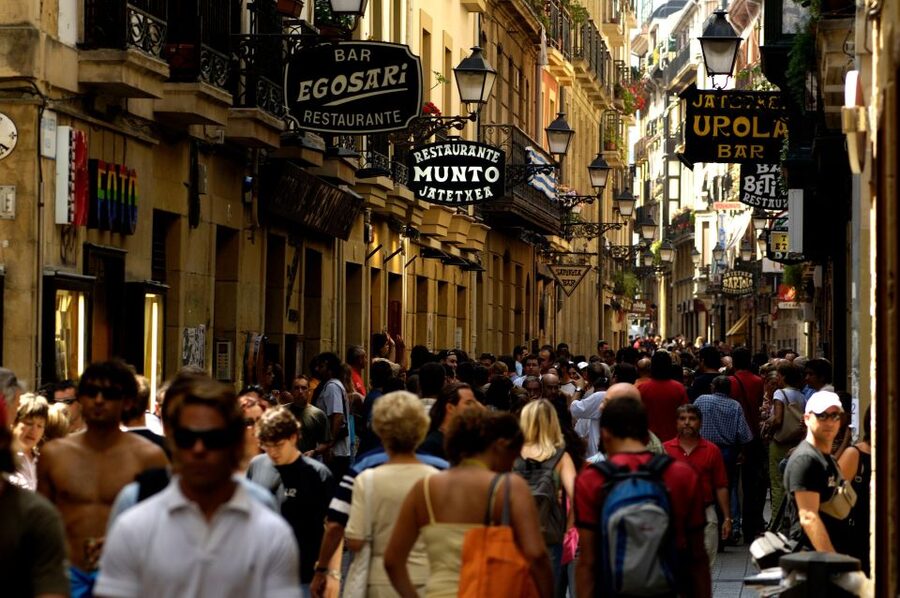 From Bilbao: Biarritz, Saint Jean de Luz, San Sebastian Tour - Biarritz: royal glamour in one hour