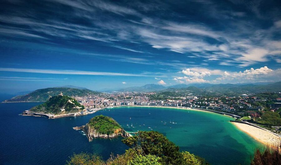 From Bilbao: Biarritz, Saint Jean de Luz, San Sebastian Tour - The early ride across the Basque Country