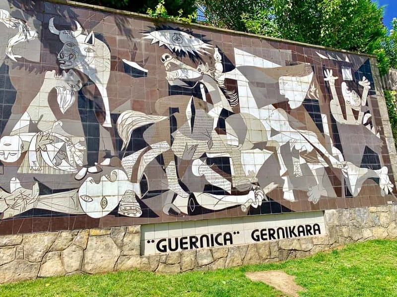 From Bilbao: Gaztelugatxe, Gernika, and Mundaka Group Tour - Mundaka, where surfers meet fishermen