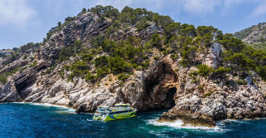 From Cala Ratjada: East Coast Glass-Bottom Boat Trip - What this Cala Ratjada cruise is really like