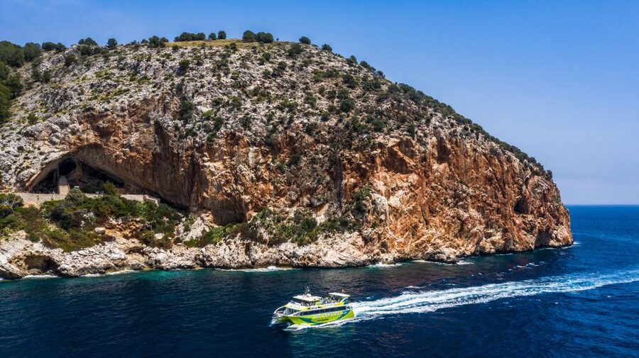From Cala Ratjada: East Coast Glass-Bottom Boat Trip - What you will see from Cala Ratjada to Porto Cristo