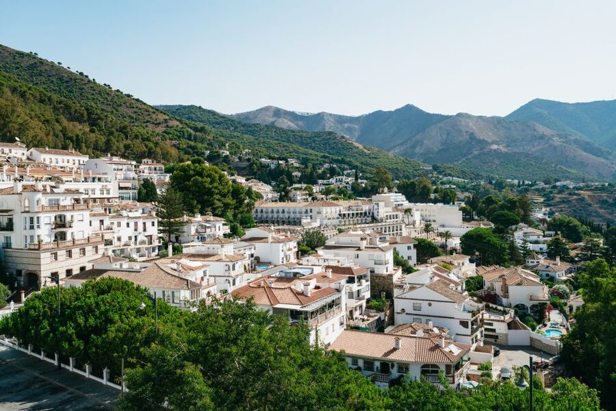 From Costa del Sol: Mijas, Marbella and Puerto Banús Tour - Why this route works for a Costa del Sol holiday