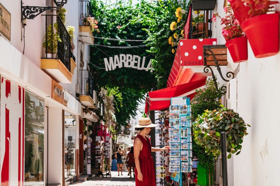 From Costa del Sol: Mijas, Marbella and Puerto Banús Tour - Marbella in 75 minutes: a quick city introduction