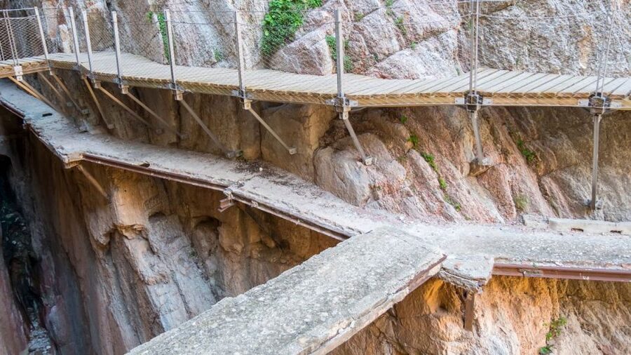 From Fuengirola: Caminito del Rey Guided Day Trip - The Ardales stop and the northern entrance