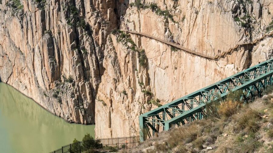 From Fuengirola: Caminito del Rey Guided Day Trip - Guides, group pace, and the value of expert company