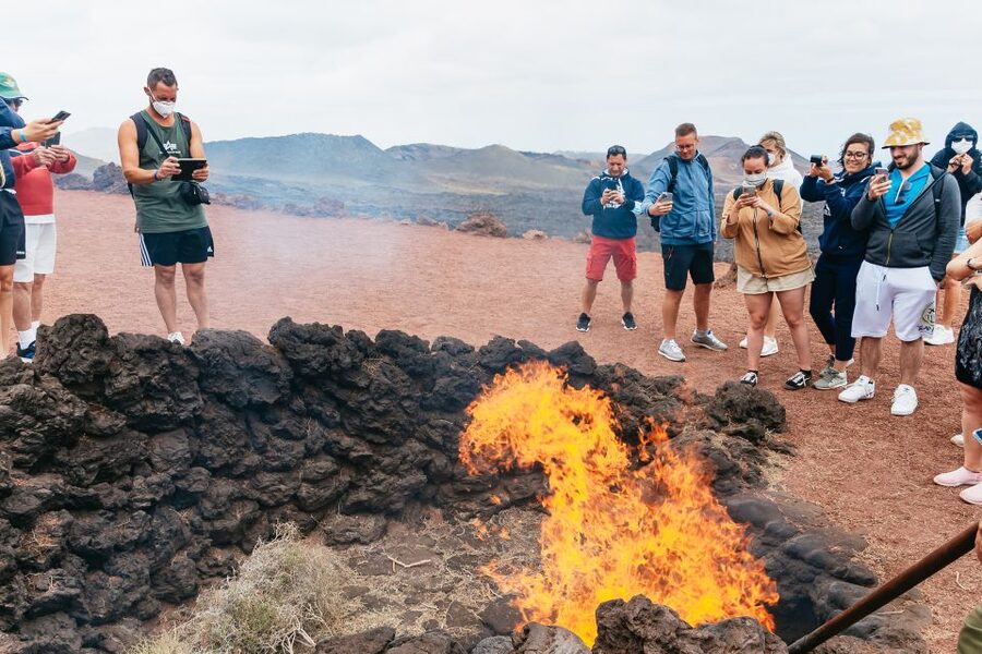 From Fuerteventura: Lanzarote Trip with Wine Tasting & Lunch - Lunch after the volcanic route