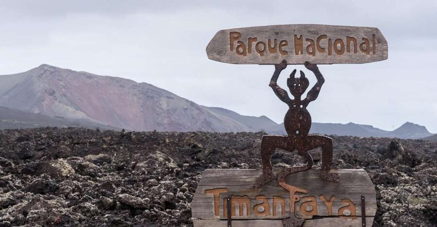 From Fuerteventura: Lanzarote Volcano and Wine Region Tour - Timanfaya National Park is worth the journey