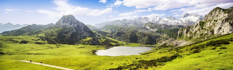 From Gijón: Covadonga, Cangas de Onís, and Lastres Day Trip - The Covadonga lakes and the Picos de Europa